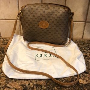 Gucci vintage, cross body, dust bag,$130